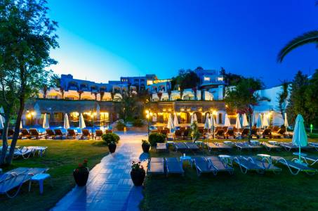 ROYAL ASARLIK BEACH HOTEL AND SPA Pools & Beach